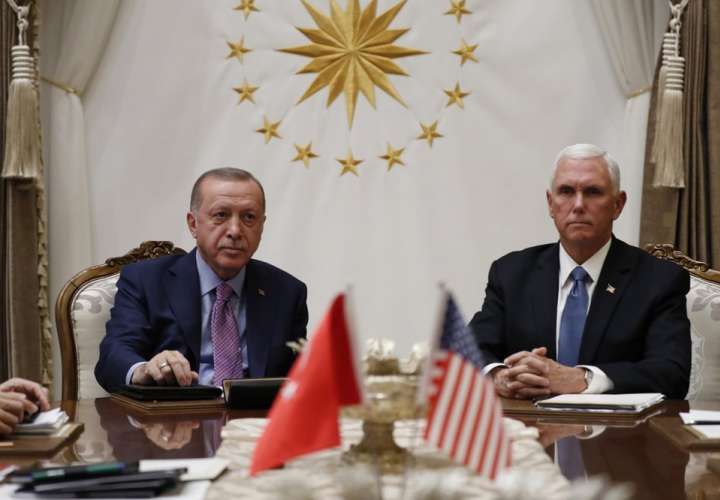Trump dijo que 'hizo falta algo de amor estricto' para lograr la paz con Turquía