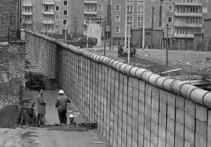 Celebran la caída del Muro de Berlín en la Biblioteca Nacional