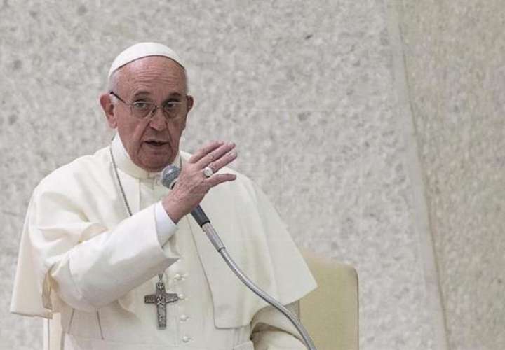El papa compara con Hitler a políticos que atacan a gais, judíos o gitanos