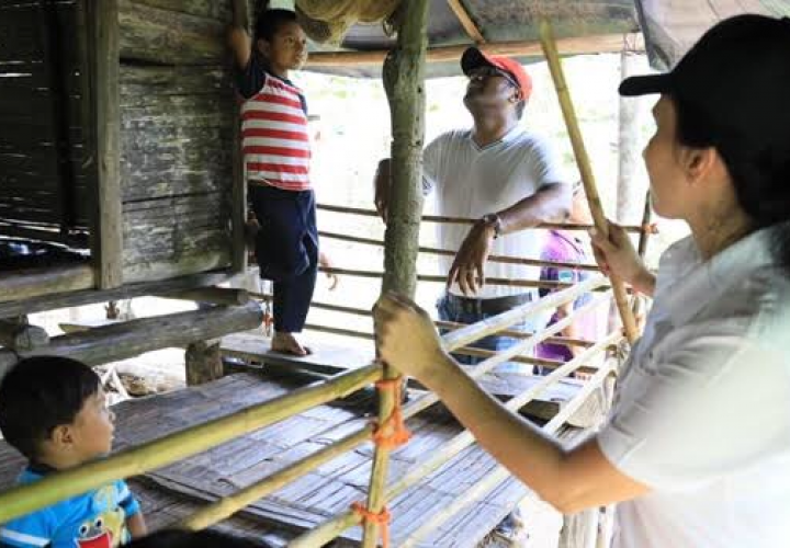 Residentes de Alto Terrón reciben asistencia social tras masacre