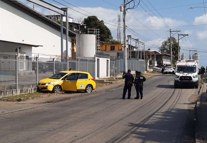 Matan a tiros a dos dentro de taxi en Juan Díaz