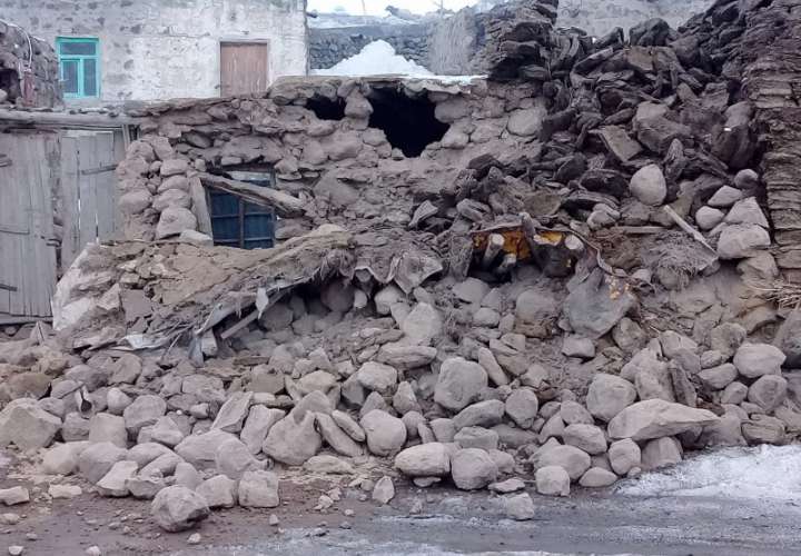 Nueve muertos en Turquía tras un sismo de 5,7 en Irán
