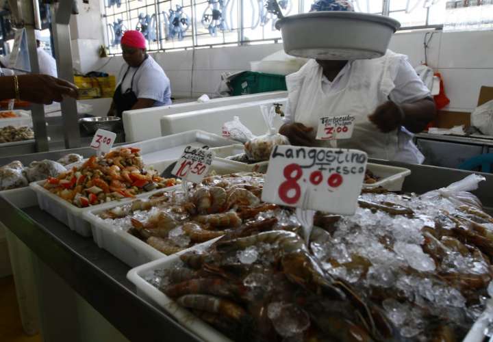 Panameños acuden a Mercado de Mariscos tras el inicio de Cuaresma [Video]