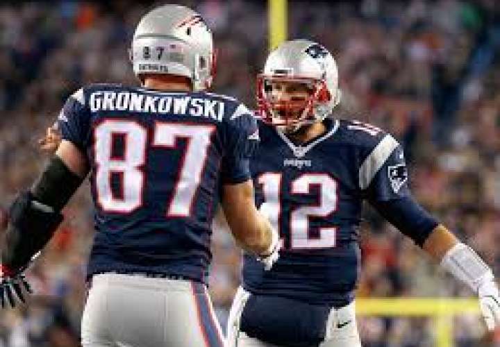 Rob Gronkowski saldrá del retiro y se une a Tom Brady para jugar con Tampa Bay