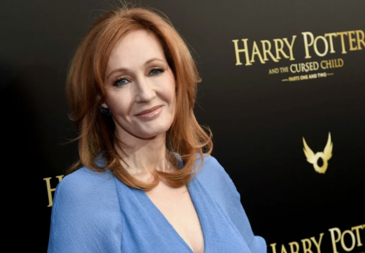  JK Rowling acusada de transfobia en Twitter por comentario sobre menstruación