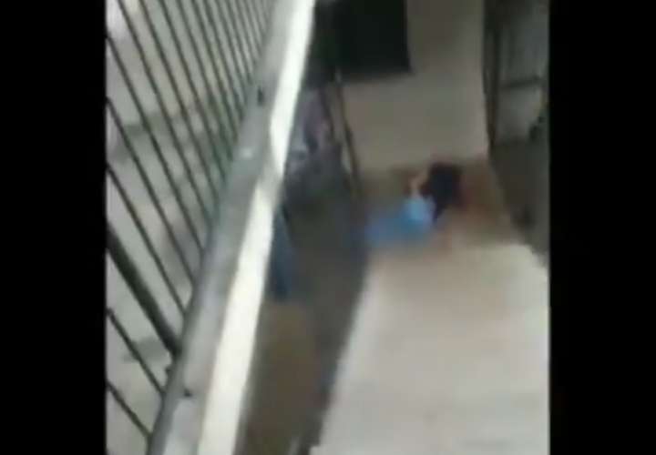 Asesinan a tiros a un hombre en Los Libertadores  [VIDEO]