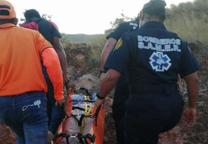 Rescatan a mujer norteamericana que se accidentó en Laguna de San Carlos