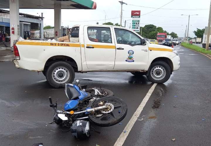 El motorizado fue trasladado a un centro hospitalario. Video/Foto Alexander Santamaría 