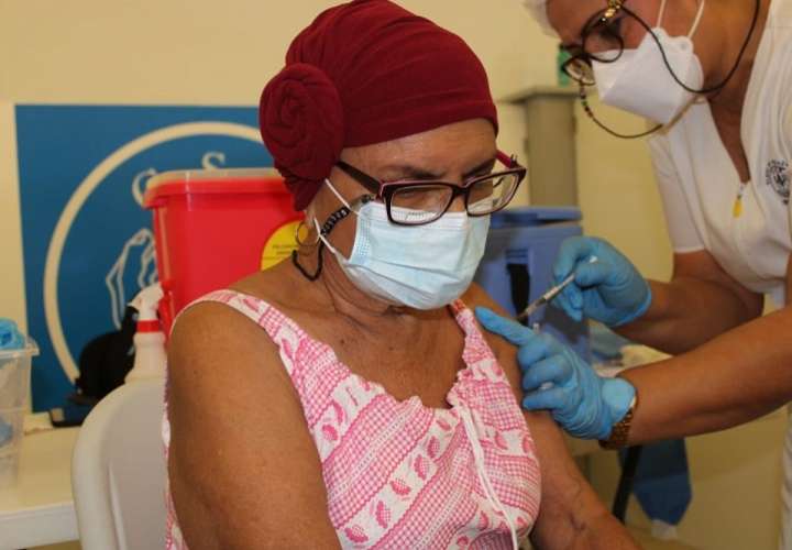 Inicia aplicación de las vacunas de refuerzo contra coronavirus en Panamá Oeste