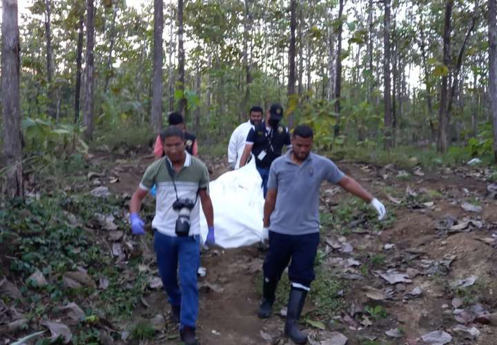 El cuerpo del hombre fue encontrado en la tarde de este viernes. Foto/Video. Alexander Santamaría 