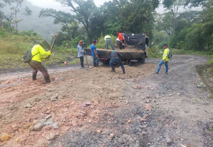 Abandonan proyectos carreteros en Capira