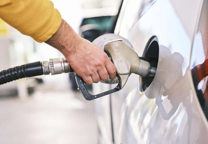 Hace unos 5 meses los combustibles costaban poco más de $2.50 el litro. Imagen Ilustrativa: Pixabay