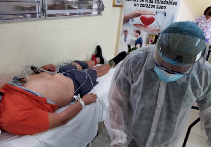 Electrocardiogramas a bajo costo de la Fundación Corazones que Laten