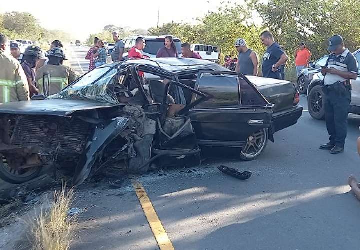 El conductor del vehículo murió, luego de quedar atrapado detrás del volante. Foto: Alexander Santamaría