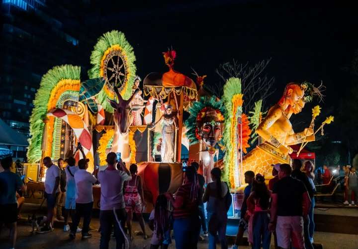 Gran cantidad de turistas nacionales y extranjeros disfrutaron de un espectáculo producido con talento 100% panameño.