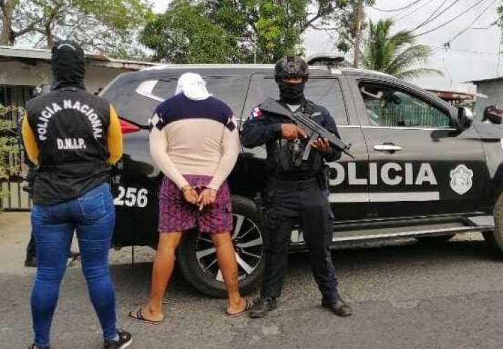 El sospechoso fue detenido en un inmueble en sector de Los Quemados, San Miguelito.