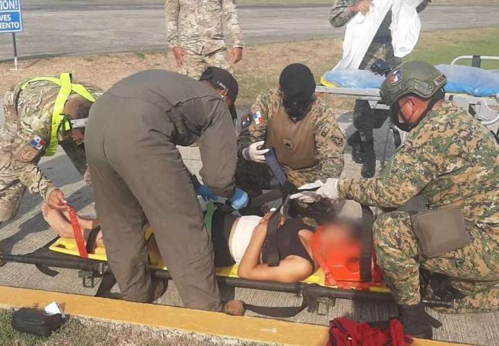 La migrante que resultó baleada en una pierna recibió atención médica.