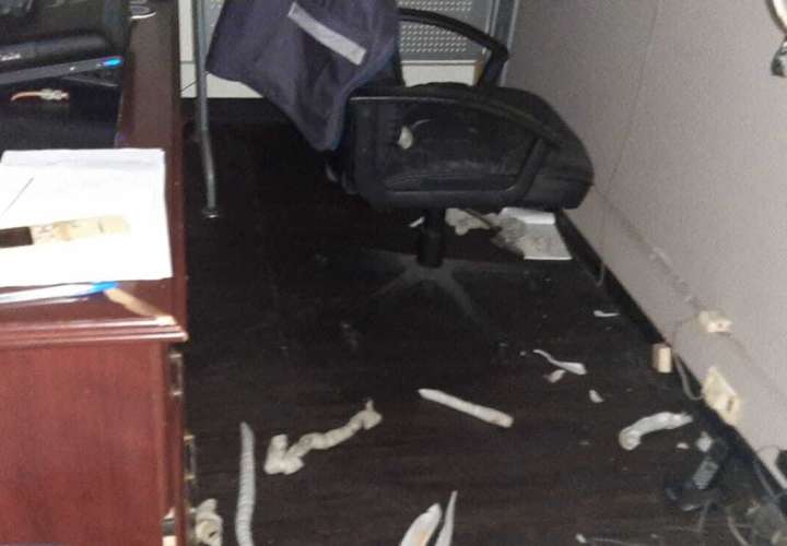 Vandalismo y daños en la sede de los periodistas.