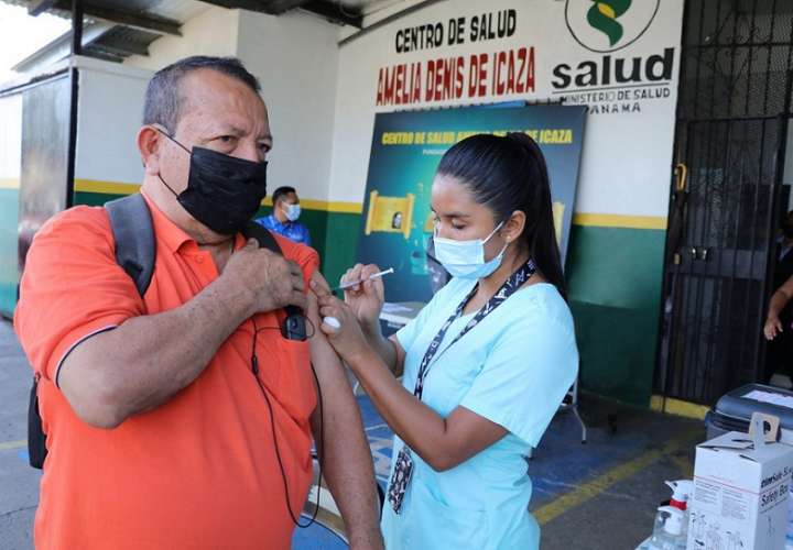 La vacuna contra la influenza se está aplicando en  los  centros de salud, policentros y Minsa-Capsis.