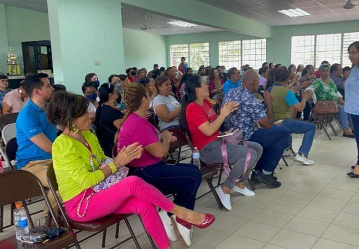 Las clases en el Colegio Cristóbal Adán Urriola ( CADU ) de Arraiján, provincia de Panamá Oeste, fueron suspendidas este jueves.