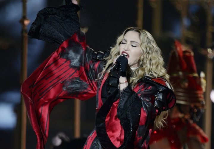 Madonna arranca su gira mundial con éxitos de cuatro décadas