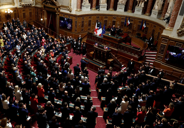 Francia vota para invalidar lenguaje inclusivo. Nada de "elle" 