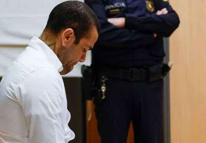 Dani Alves es condenado a cuatro años de prisión por violación