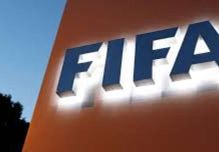 FIFA anuncia que contratos deben extenderse hasta el final de temporada
