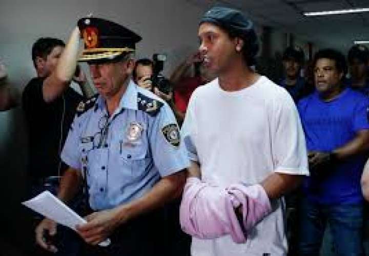 Fiscalía paraguaya imputa a presunto implicado en caso Ronaldinho