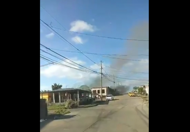 Casas arden en Altos del Ángel y Condado Del Rey (Video)