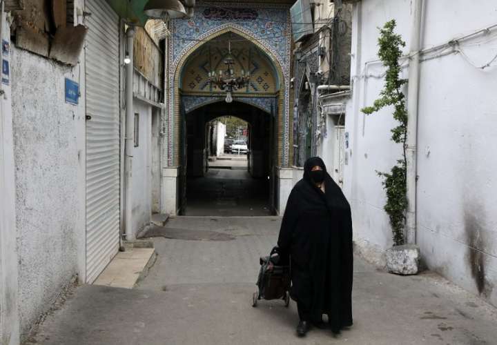Irán: Reabren algunos negocios tras cuarentena por el virus