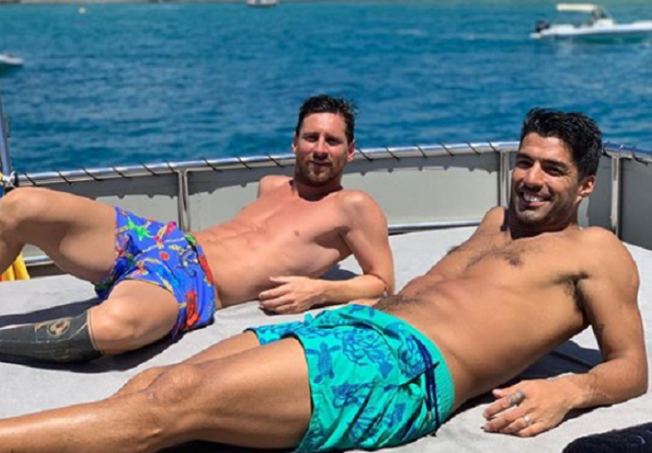 Lionel Mesi y Suárez están en Ibiza, donde han estado pasando unas jornadas de descanso con sus familias. Foto: Instagram