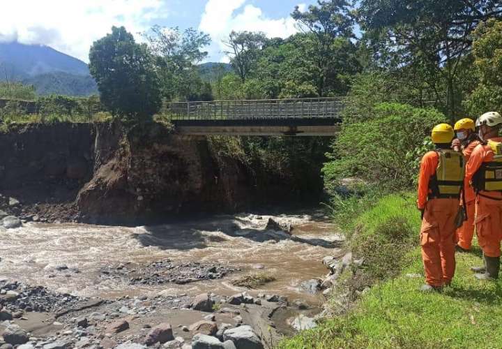 FTC busca a joven que se lanzó a río en Bocas. Se mantiene monitoreo por lluvias