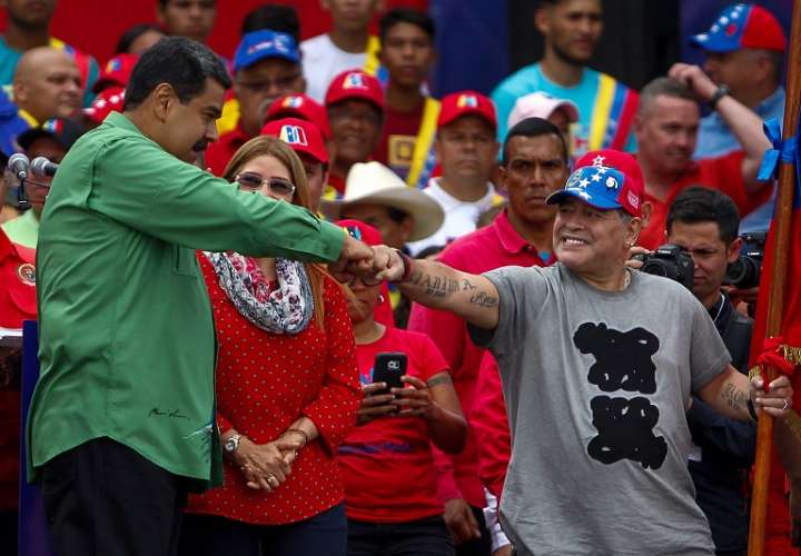 Maradona y Nicolás Maduro /EFE