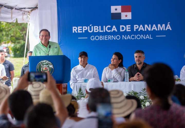 Gobierno inicia construcción de carretera en Veraguas