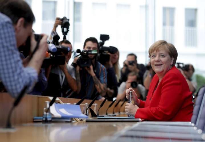 Merkel critica declaraciones de Trump sobre legisladoras