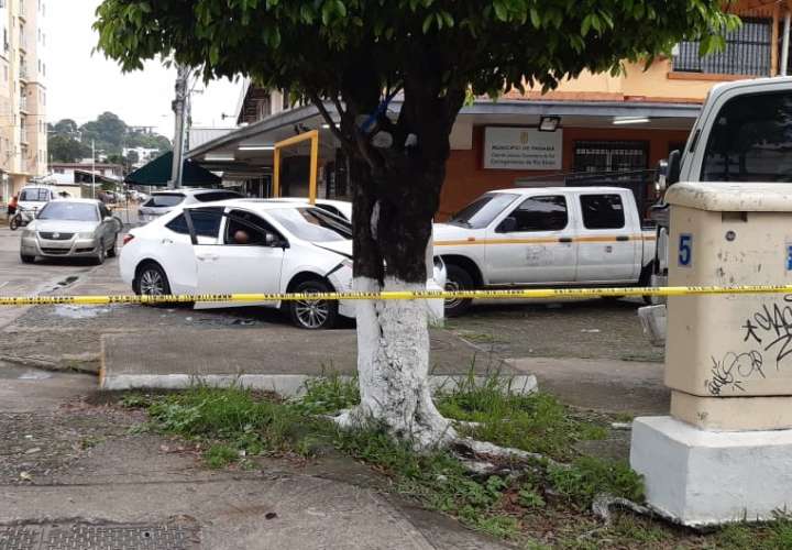 Ataque armado deja un muerto y dos heridos en Río Abajo (Video)