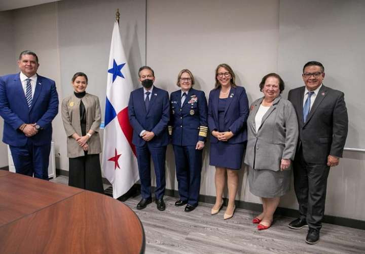 El presidente Laurentino 'Nito' Cortizo,se reunió con los congresistas Salud Carbajal, Hillary Scholten, y la comandante de la Guardia Costera de EE.UU, la almirante Linda Fagan.