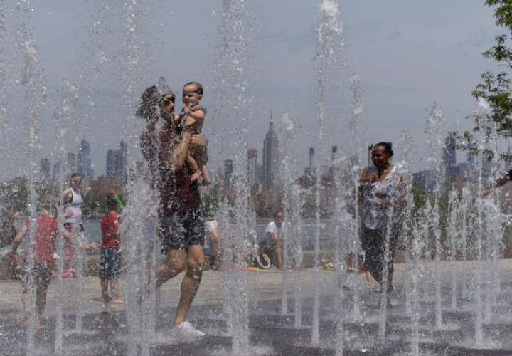 Alcalde de NY pide pesquisa por apagón durante ola de calor