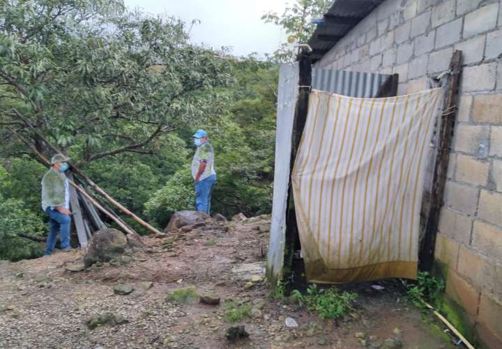 Lluvias y deslizamientos causan daños en viviendas y red vial en Panamá Oeste