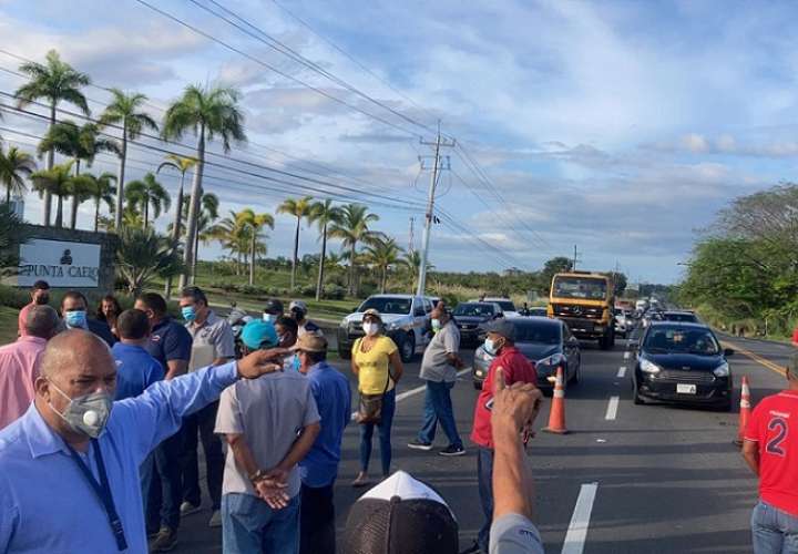 Los transportistas, quienes cubren rutas hacia poblados de Chame y San Carlos, exigían la presencia de las autoridades del ATTT).