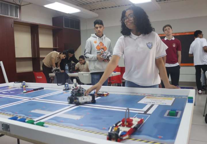 Proyectos de Robótica exponen creatividad e ingenio estudiantil