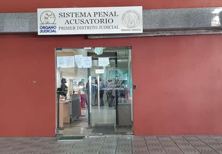 Vista general de la entrada de la sede del Sistema Penal Acusatori (SPA), ubicado en Plaza Ágora. Foto: Edwards Santos