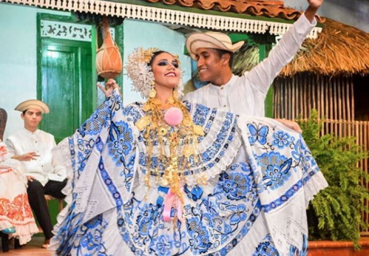 Zaray Córdoba tiene 10 polleras para lucir en el Festival de La Mejorana 