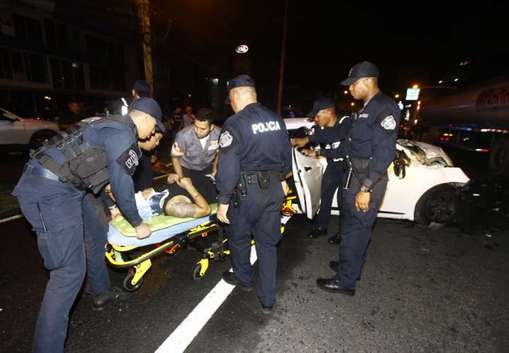 Dos heridos deja choque en la Calle 50