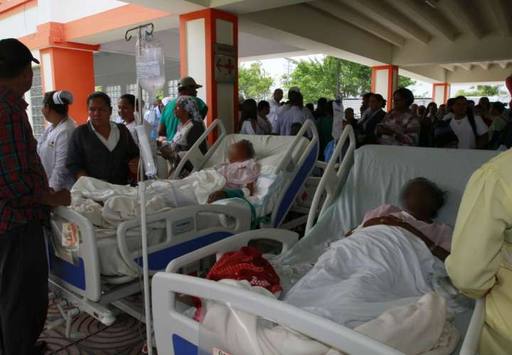Desalojo en el Hospital San Miguel Arcángel por fuerte olor a gas