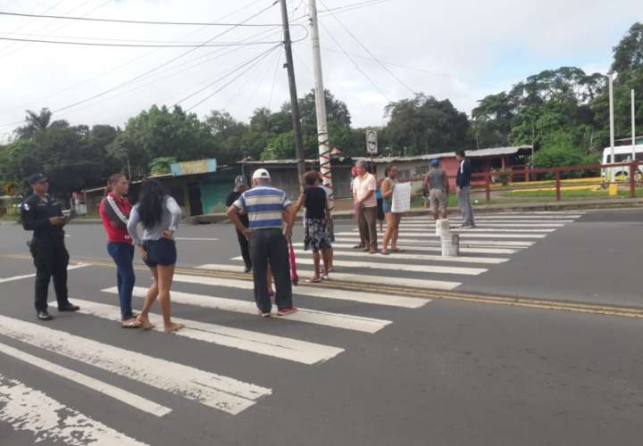 Residentes de Cabuya exigen mayor seguridad vial tras triple atropello 