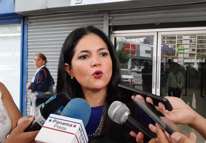 Directora de Aduanas presenta denuncia penal por defraudación al fisco  [Video]