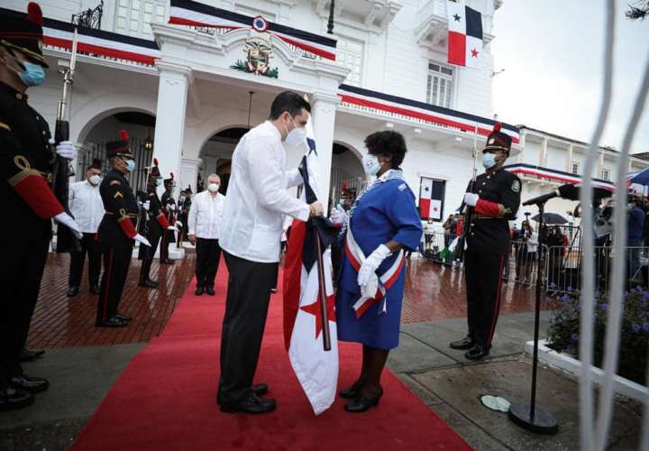 Panamá rinde tributo a los Símbolos Patrios 