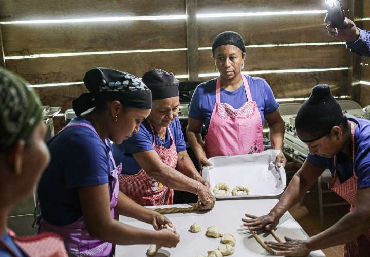 Tesoros del Lago Alajuela: El pan artesanal en olla